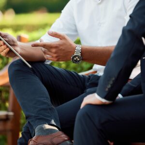 A man choosing the best commercial litigation solicitor for him